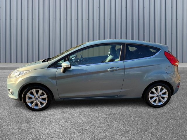 2009 FORD FIESTA - Photo 8