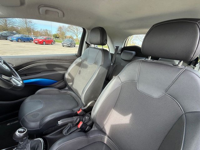 2019 Vauxhall Adam 1.2L Griffin 3dr - Photo 3