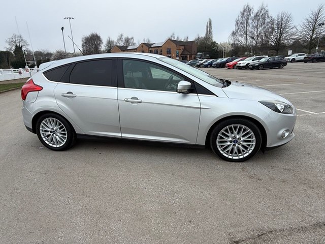 2012 Ford Focus 1.6L Zetec 5dr - Photo 4