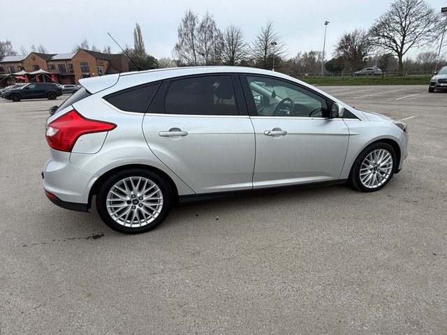 2012 Ford Focus 1.6L Zetec 5dr - Photo 7