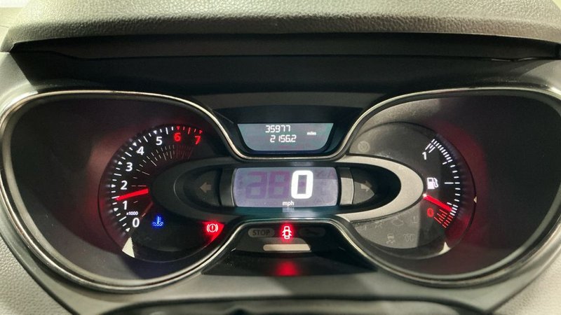 2018 Renault Captur in grey — photo 8 of 11
