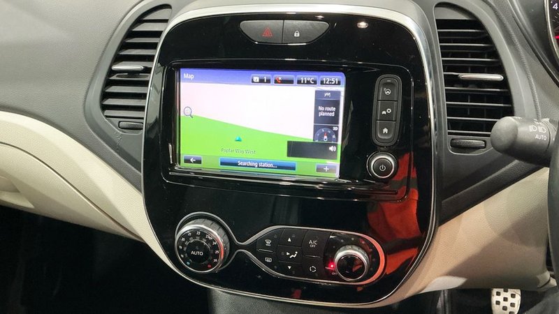 2018 Renault Captur in grey — photo 7 of 11