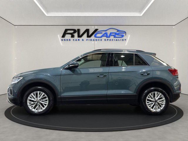 2023 Volkswagen T-Roc 1.5L Life 5dr - Photo 2