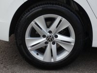 USED 2022 72 VOLKSWAGEN GOLF 1.5 TSI Life 5d 130 S/S 1 OWNER, FULL SERVICE HISTORY, SAT NAV, APP-CONNECT FOR WIRELESS APPLE CARPLAY / ANDROID AUTO, ACTIVE INFO DISPLAY VIRTUAL COCKPIT, WIRELESS PHONE CHARGER, DAB RADIO, BLUETOOTH, LANE ASSIST, FRONT ASSIST, ADAPTIVE CRUISE CONTROL & SPEED LIMITER, FRONT & REAR PARKING SENSORS WITH DISPLAY, LEATHER FLAT BOTTOM MULTIFUNCTION STEERING WHEEL, KEYLESS START, RAIN & LIGHT SENSORS, AUTO HOLD, 4x USB PORTS, CLIMATE CONTROL, ILLUMINATING VANITY MIRRORS, DIGITAL SPEEDO, MANAUL 6 SPEED