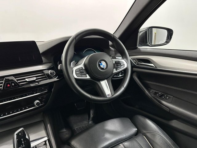 2018 BMW 5 Series - Photo 11
