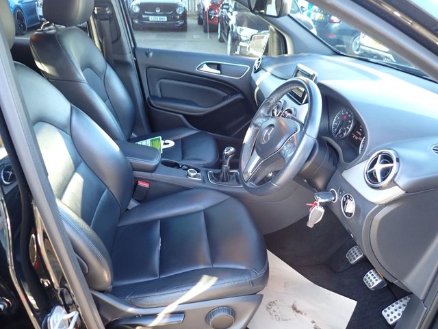 2012 Mercedes-Benz B-CLASS - Photo 9