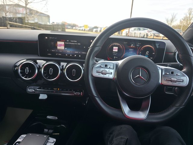 2020 MERCEDES-BENZ A-CLASS 1.3 A250e 15.6kWh AMG Line (Executive) Hatchback 5dr Petrol Plug-in Hybrid 8G-DCT Euro 6 (s/s) (218 ps) - Photo 12