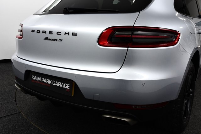USED 2016 16 PORSCHE MACAN 2.0T SUV 5dr Petrol PDK 4WD Euro 6 (s/s) (252 ps) &pound;8k Extras | F/S/H | Pan Roof