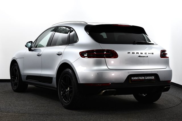 USED 2016 16 PORSCHE MACAN 2.0T SUV 5dr Petrol PDK 4WD Euro 6 (s/s) (252 ps) &pound;8k Extras | F/S/H | Pan Roof