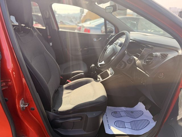 2015 RENAULT CAPTUR - Photo 9