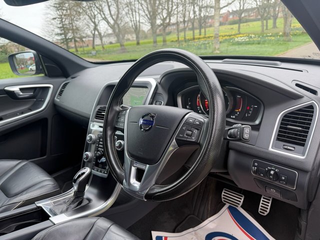 2016 VOLVO XC60 - Photo 2