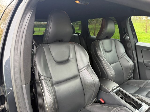 2016 VOLVO XC60 - Photo 6