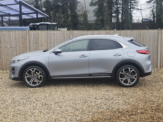 2021 KIA XCEED - Photo 2