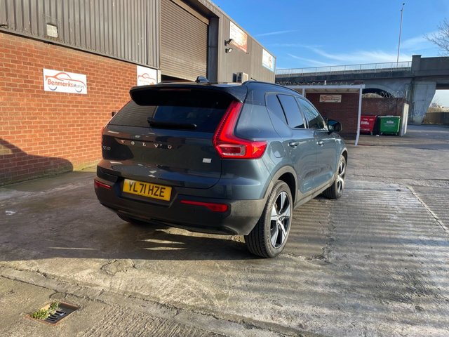 2021 VOLVO XC40 - Photo 4