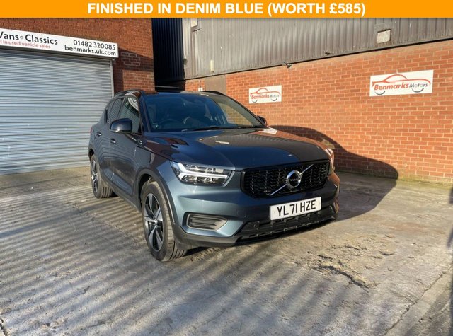 2021 VOLVO XC40