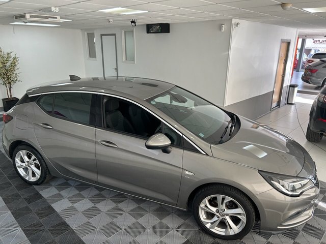 2017 VAUXHALL ASTRA - Photo 6