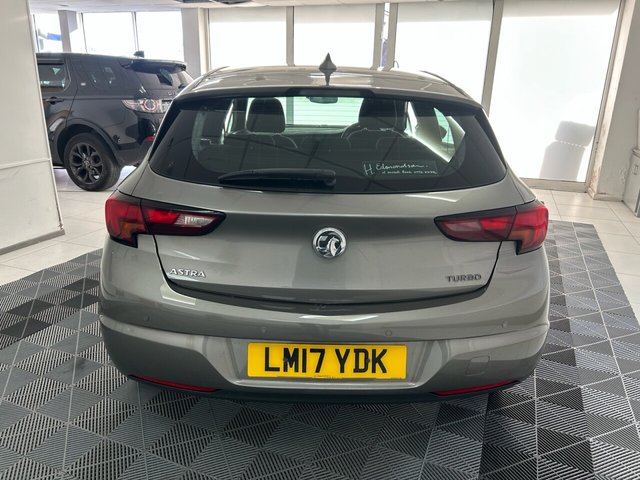 2017 VAUXHALL ASTRA - Photo 7