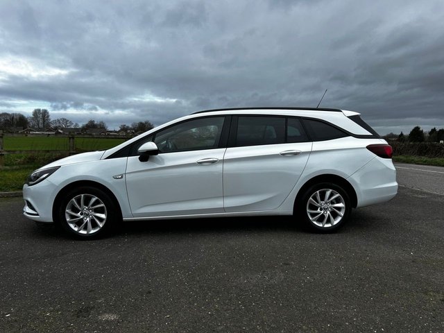 2018 VAUXHALL ASTRA 1.6 CDTi ecoTEC BlueInjection Design Sports Tourer 5dr Diesel Manual Euro 6 (s/s) (110 ps) - Photo 7