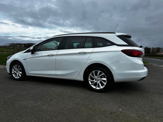 2018 VAUXHALL ASTRA 1.6 CDTi ecoTEC BlueInjection Design Sports Tourer 5dr Diesel Manual Euro 6 (s/s) (110 ps) - Photo 12