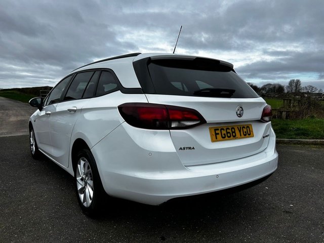 2018 VAUXHALL ASTRA 1.6 CDTi ecoTEC BlueInjection Design Sports Tourer 5dr Diesel Manual Euro 6 (s/s) (110 ps) - Photo 3