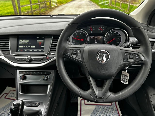 2018 VAUXHALL ASTRA 1.6 CDTi ecoTEC BlueInjection Design Sports Tourer 5dr Diesel Manual Euro 6 (s/s) (110 ps) - Photo 4