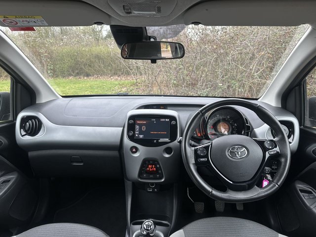 2020 TOYOTA AYGO - Photo 9