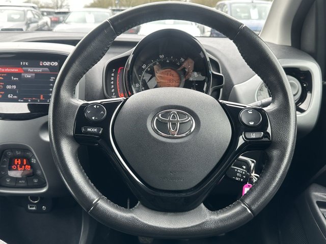 2020 TOYOTA AYGO - Photo 12