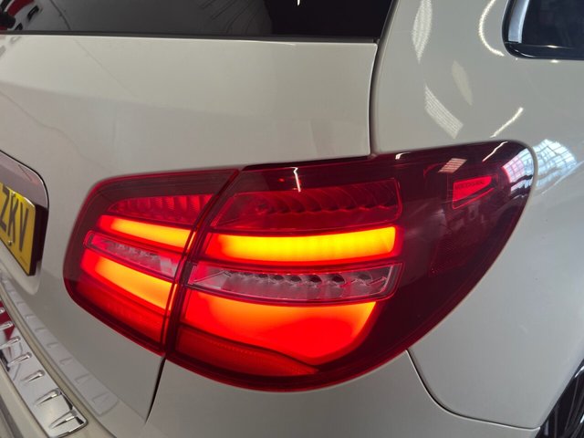 2017 Mercedes-Benz B-Class 1.5L Amg Line 5dr - Photo 12