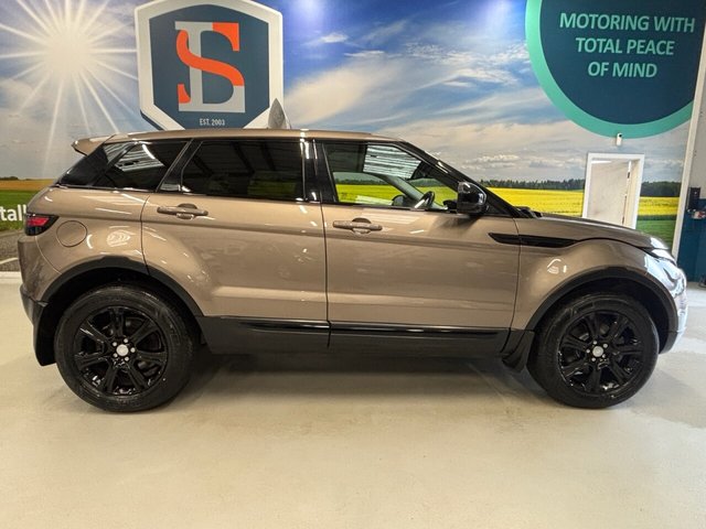 2017 Land Rover Range Rover Evoque 2L SE Tech 5dr - Photo 4