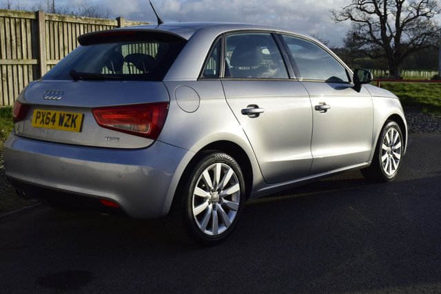 2014 AUDI A1 - Photo 6