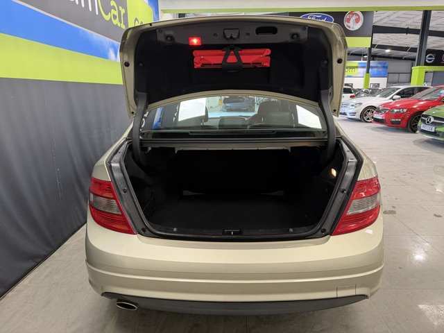 2009 Mercedes-Benz C-Class 2.1L Sport 4dr - Photo 7