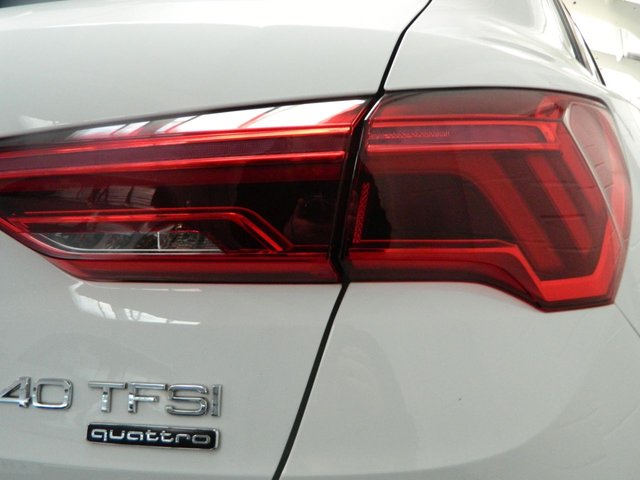 2019 Audi Q3 2L S Line 5dr - Photo 12