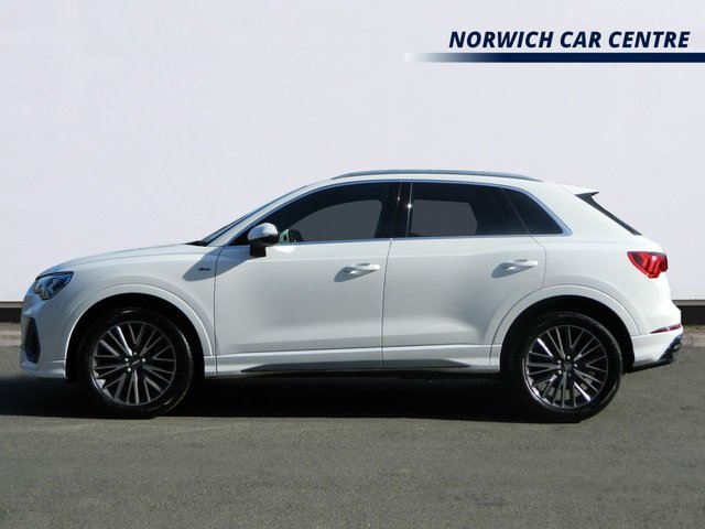 2019 Audi Q3 2L S Line 5dr - Photo 2