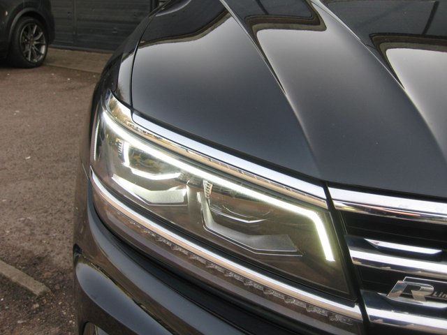 2019 VOLKSWAGEN TIGUAN 2.0 TSI R-Line Tech SUV 5dr Petrol DSG 4Motion Euro 6 (s/s) (190 ps) - Photo 9