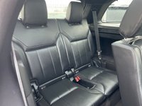 USED 2019 69 LAND ROVER DISCOVERY 3.0 SD V6 Landmark Edition SUV 5dr Diesel Auto 4WD Euro 6 (s/s) (306 ps) A BEAUTIFUL ADDITION TO OUR EXTENSIVE DISCOVERY SPORT COLLECTION FINISHED IN METALLIC BLACK PAINT+4 WHEEL DRIVE+7 SEATER+JUST 2 FORMER KEEPERS+SERVICE HISTORY+DIESEL+AUTOMATIC+HEATED SEATS+PARKING CAMERAS+ROOF RAILS+DAB DIGITAL RADIO+CRUISE CONTROL+AUDIO SYSTEM+PRIVACY GLASS+FULL LEATHER INTERIOR+FULL PANORAMIC GLASS ROOF+SATELLITE NAVIGATION+PARK ASSIST+AIR CONDITIONING+CLIMATE CONTROL+ALLOY WHEELS+BLUETOOTH PREPARATION+CALL NOW TO SPEAK WITH OUR EXPERIENCED SALES TEAM AND ARRANGE A VIEWING!!!!