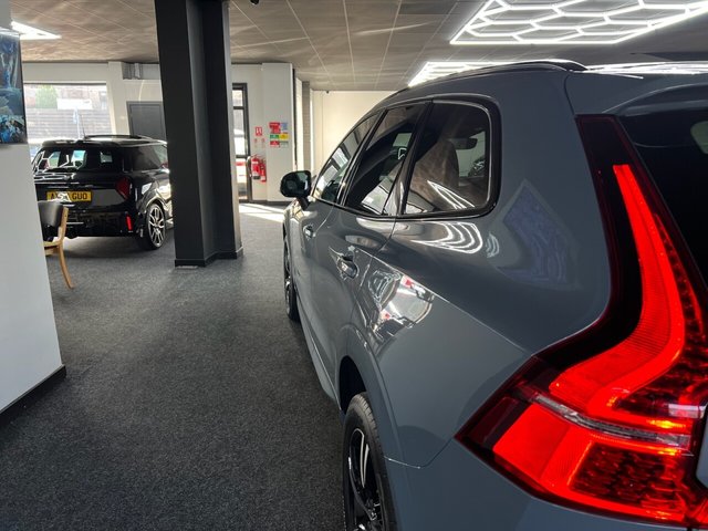 2022 VOLVO XC60 - Photo 5