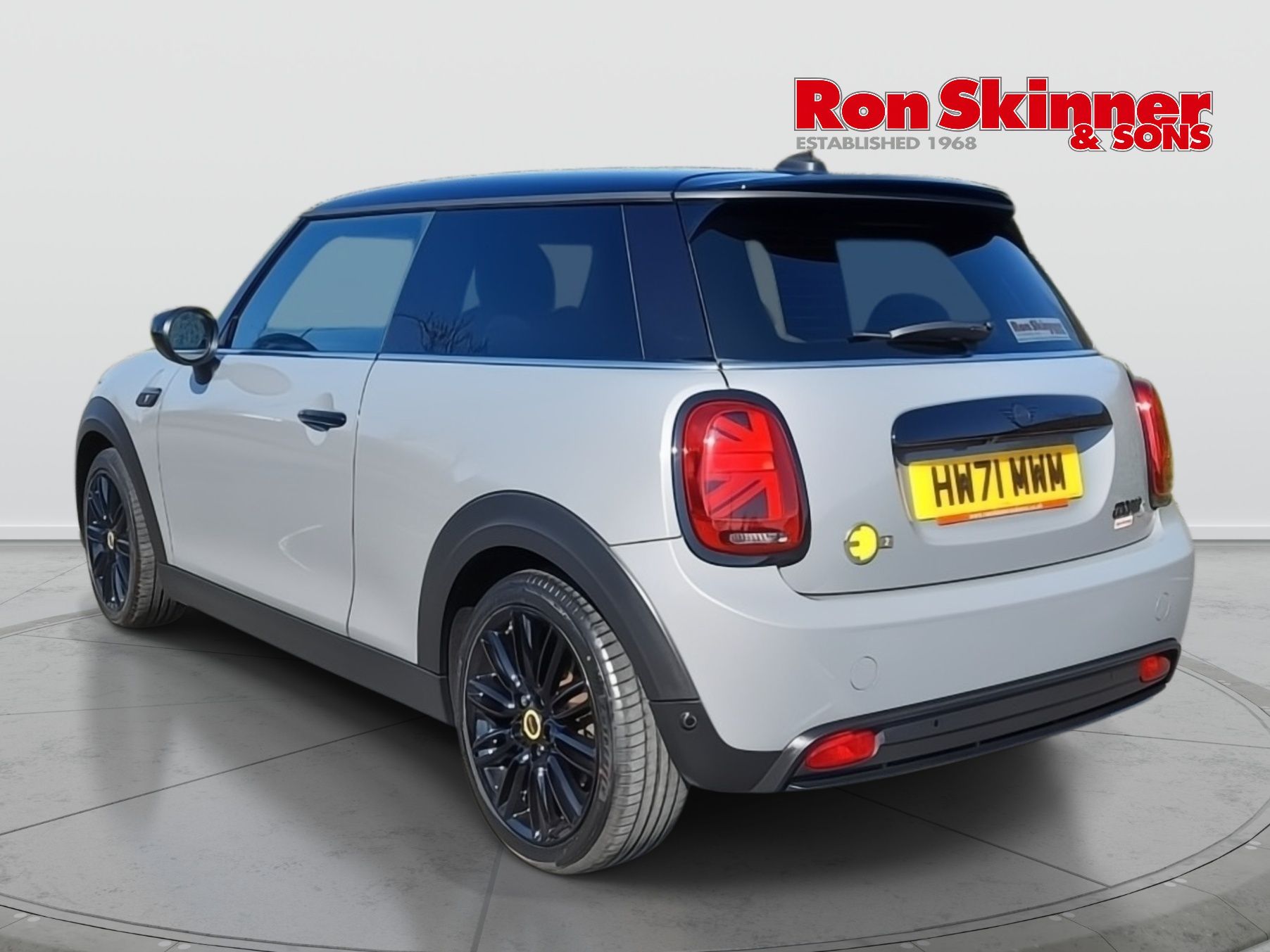 USED 2021 71 MINI Electric Hatch Cooper SE 32.6kWh Level 2 Hatchback 3dr Electric Auto (184 ps) 