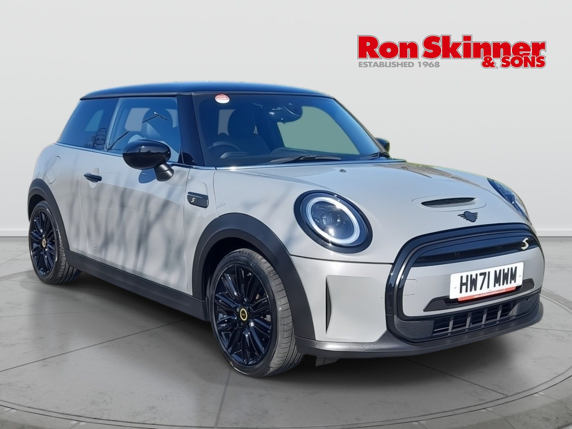 USED 2021 71 MINI Electric Hatch Cooper SE 32.6kWh Level 2 Hatchback 3dr Electric Auto (184 ps) 
