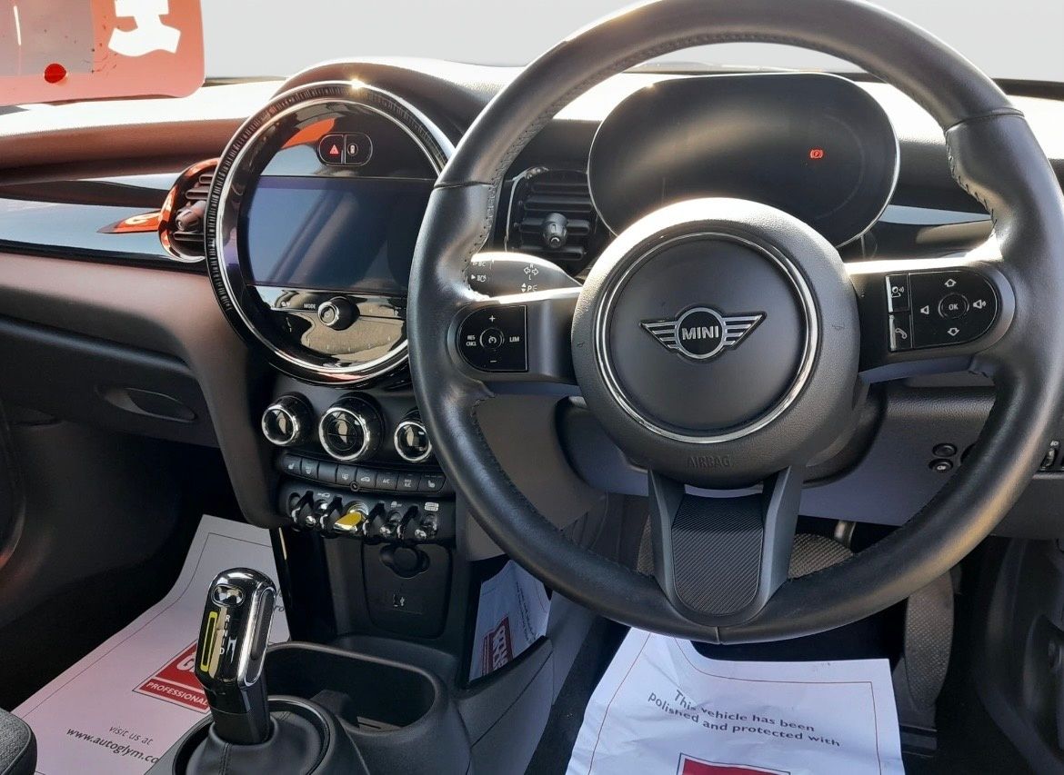 USED 2021 71 MINI Electric Hatch Cooper SE 32.6kWh Level 2 Hatchback 3dr Electric Auto (184 ps) 