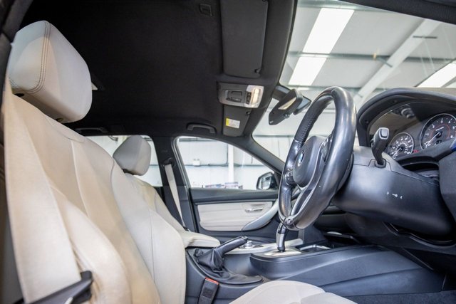 2014 BMW 3 Series 2L M Sport 5dr - Photo 3