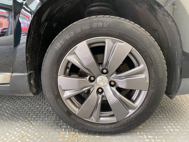 2014 Peugeot 2008 1.6L Allure 5dr - Photo 9