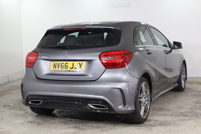 2017 MERCEDES-BENZ A-CLASS 1.5 A180d AMG Line (Executive) Hatchback 5dr Diesel Manual Euro 6 (s/s) (109 ps) - Photo 4