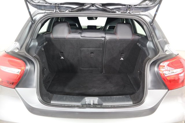 2017 MERCEDES-BENZ A-CLASS 1.5 A180d AMG Line (Executive) Hatchback 5dr Diesel Manual Euro 6 (s/s) (109 ps) - Photo 9