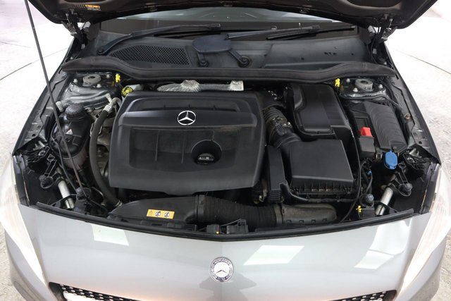 2017 MERCEDES-BENZ A-CLASS 1.5 A180d AMG Line (Executive) Hatchback 5dr Diesel Manual Euro 6 (s/s) (109 ps) - Photo 10