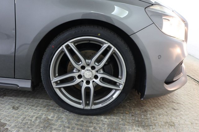 2017 MERCEDES-BENZ A-CLASS 1.5 A180d AMG Line (Executive) Hatchback 5dr Diesel Manual Euro 6 (s/s) (109 ps) - Photo 11