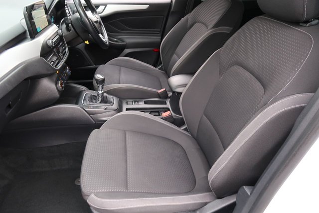 2018 FORD FOCUS 1.5 EcoBlue Zetec Hatchback 5dr Diesel Manual Euro 6 (s/s) (120 ps) - Photo 12