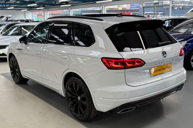 VOLKSWAGEN TOUAREG 3.0 TDI V6 Black Edition SUV 5dr Diesel Tiptronic 4Motion Euro 6 (s/s) (286 ps) - Photo 2
