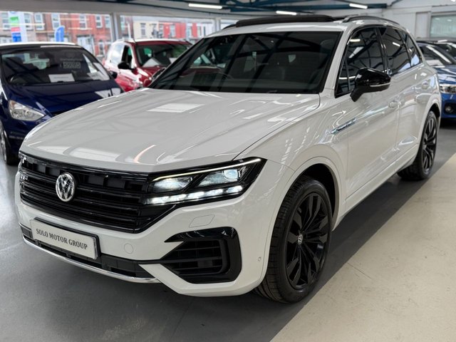 VOLKSWAGEN TOUAREG 3.0 TDI V6 Black Edition SUV 5dr Diesel Tiptronic 4Motion Euro 6 (s/s) (286 ps) - Photo 4