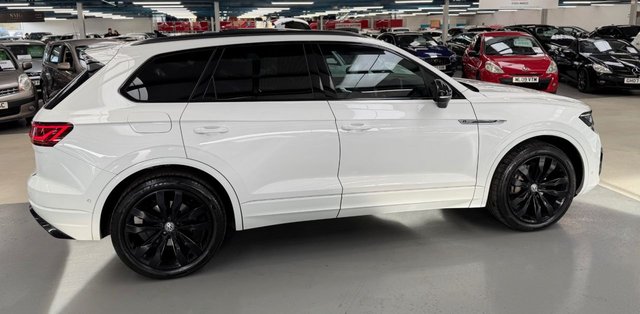 VOLKSWAGEN TOUAREG 3.0 TDI V6 Black Edition SUV 5dr Diesel Tiptronic 4Motion Euro 6 (s/s) (286 ps) - Photo 10