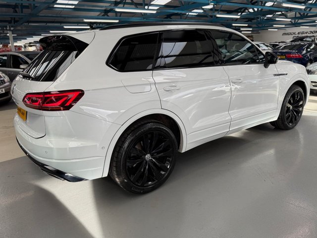 VOLKSWAGEN TOUAREG 3.0 TDI V6 Black Edition SUV 5dr Diesel Tiptronic 4Motion Euro 6 (s/s) (286 ps) - Photo 11